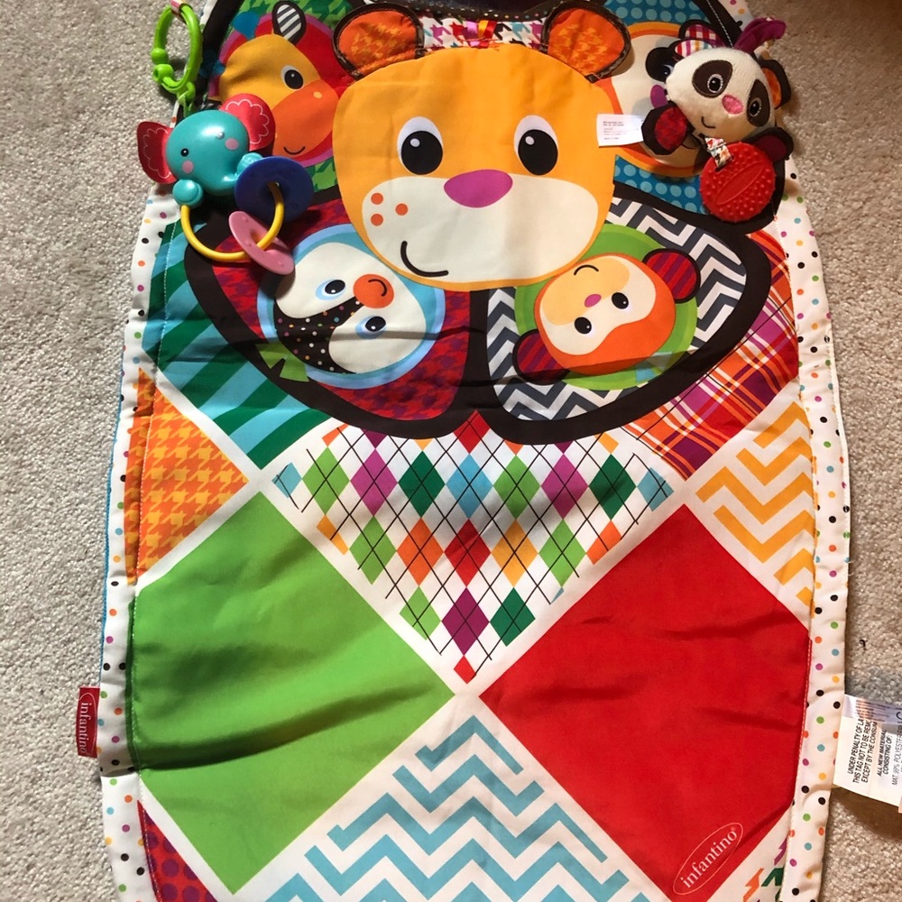 Infantino tummy time mat used just once